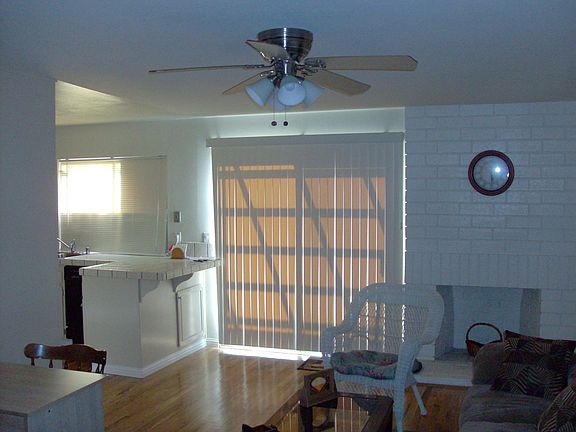 5th image of 137 Sprucemont Pl