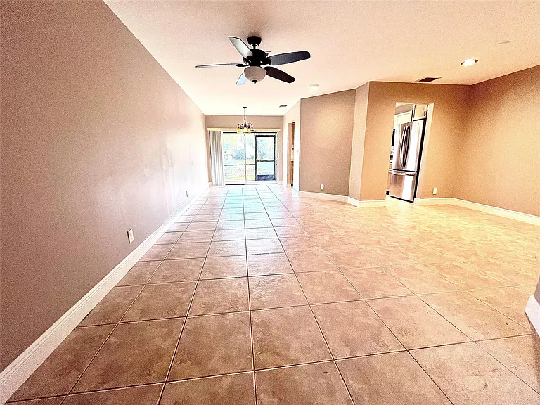 2246 Discovery Cir — Photo 2