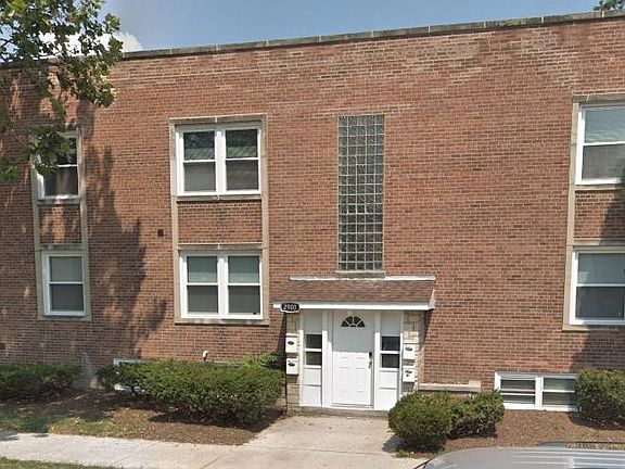 2nd image of 2900 W Glenlake Ave #1E