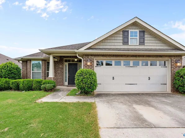 6906 Breyerton Way SE, Owens Cross Roads, AL 35763