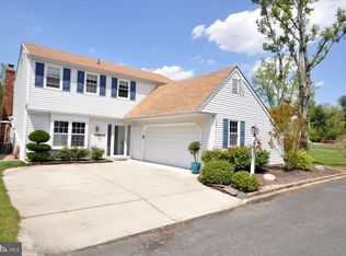 1 Farmington Ct, Medford, NJ 08055