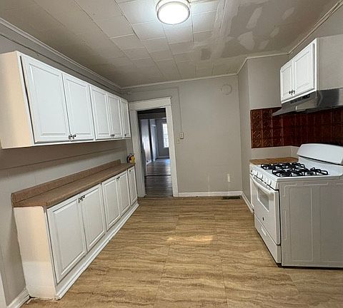5th image of 78 Hawkins St APT A