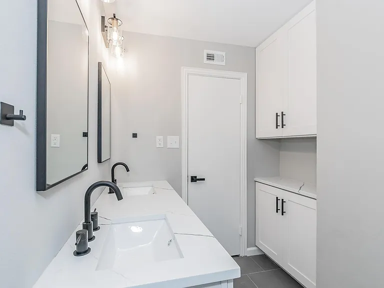 4015 Crown Shore Dr — Photo 39