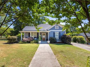 303 S Townville St, Seneca, SC 29678