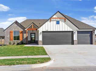 23251 E 107th St S, Broken Arrow, OK 74014