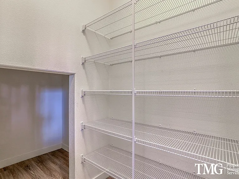 6853 N Montgomery Cir — Photo 33