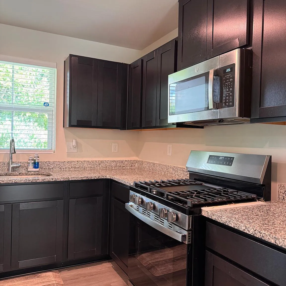 3 bed, 2.5 bath, $2,600 — Photo 4