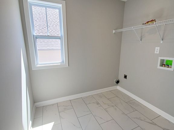 4th image of 42 Locust Run Lot 42