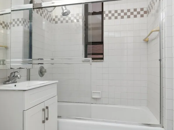 222 East 35th Street 2F image 5 of 5