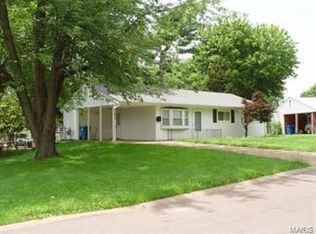 4049 Raton Dr, Saint Louis, MO 63134