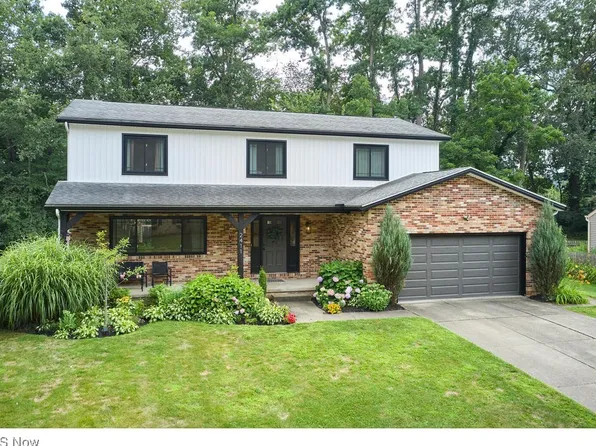 2411 Laurel Valley Dr, Akron, OH 44313