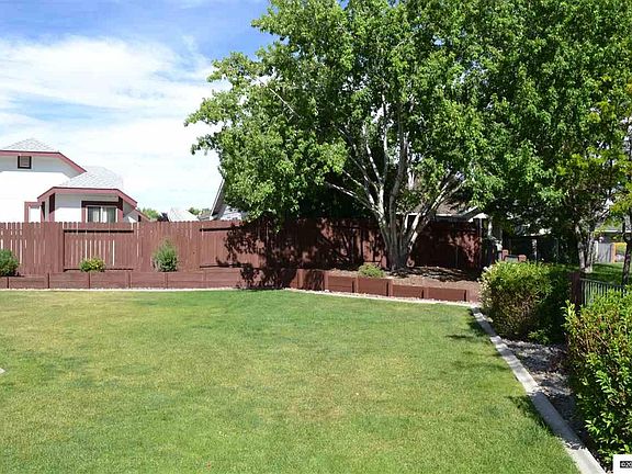 2nd image of 1081 Wisteria Dr