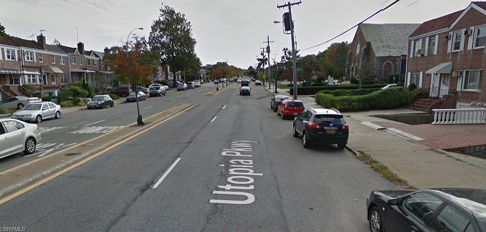 2nd image of 7306 Utopia Pkwy