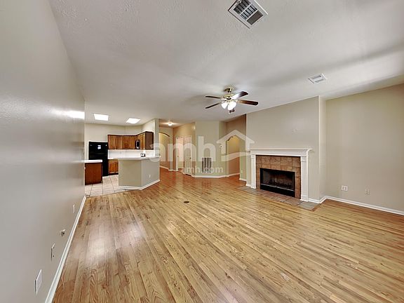 5th image of 201 Wood Hollow Dr