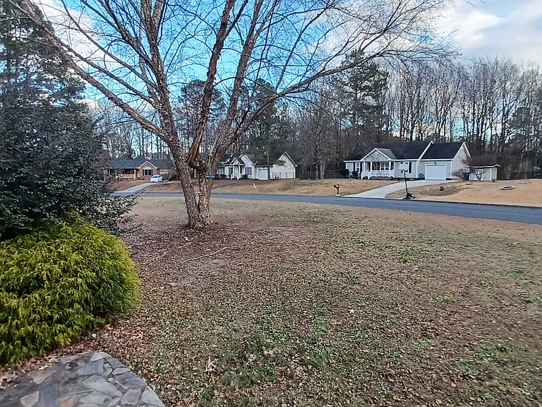 211 Sheffield Ct — Photo 23