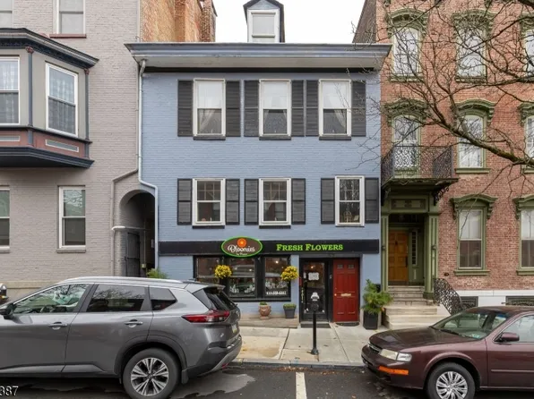 21 N 2nd St, Pennsylvania, NJ 18042