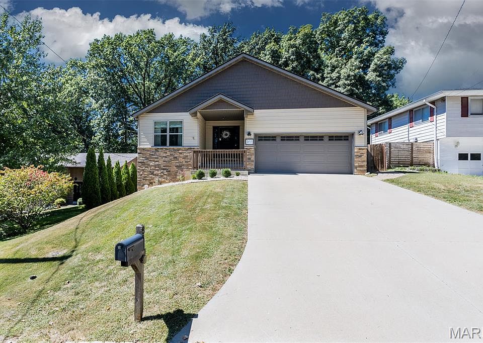1st image of 311 Barnett Dr