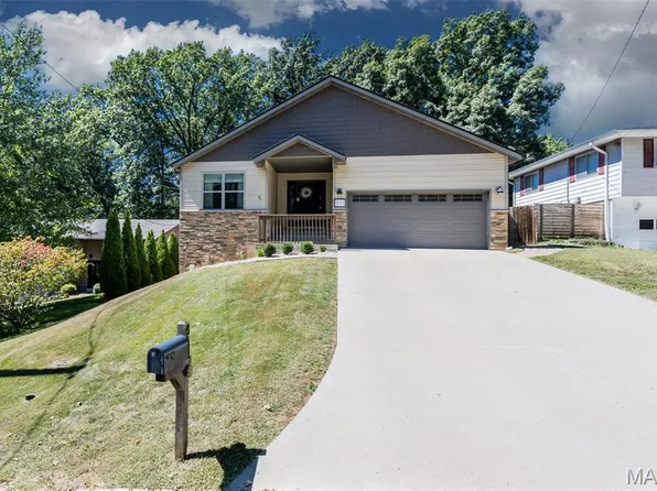 311 Barnett Dr, Edwardsville, IL 62025