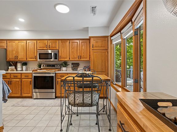 5th image of 3 Beaconsfield Ln