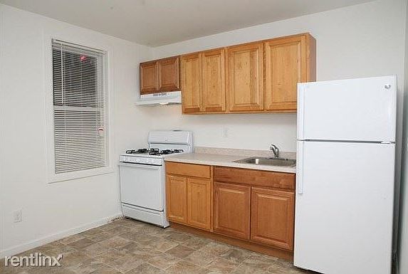 2416 Etting St Apartments Baltimore Kitchen