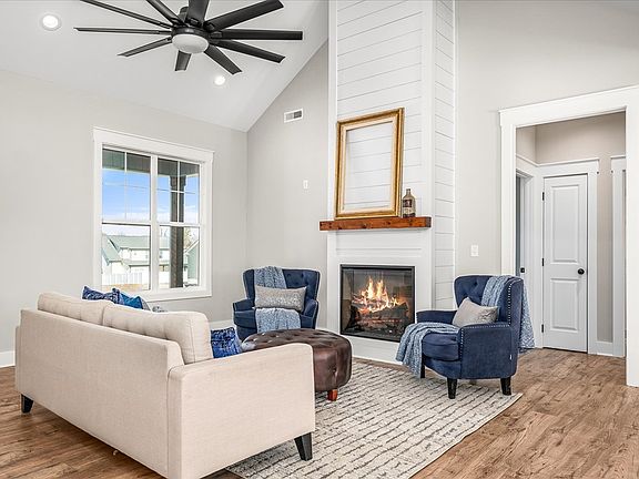 3rd image of 2295 Nichols Ct
