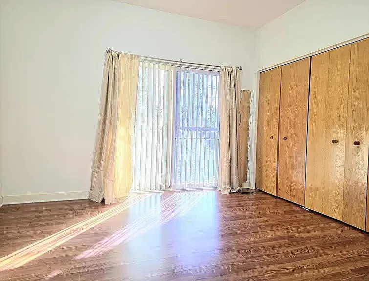 705 W 31st St #1E — Photo 12