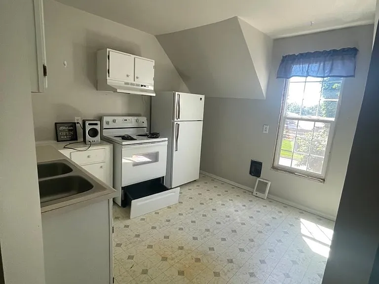 2604 N Madelia St #2 — Photo 6