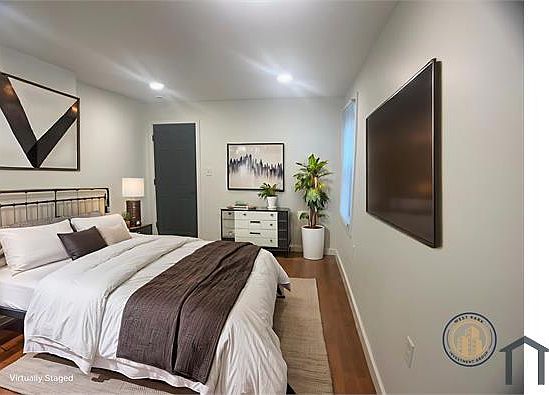 1st image of 2239 W Oxford St #1