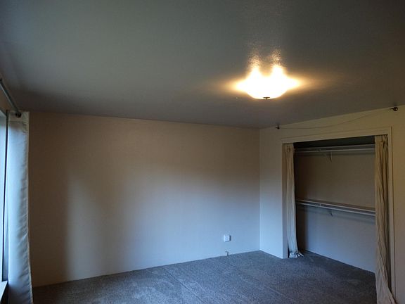5th image of 11074 SE Glendale Ave SE Unit B
