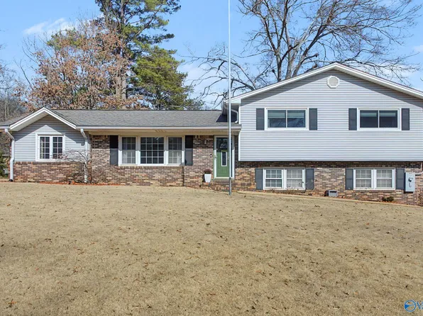 811 Forrest Heights Dr SE, Huntsville, AL 35802