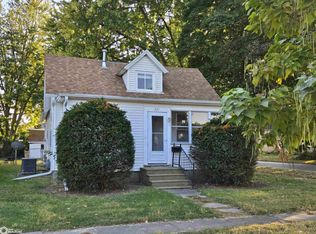 831 Hedge Ave, Burlington, IA