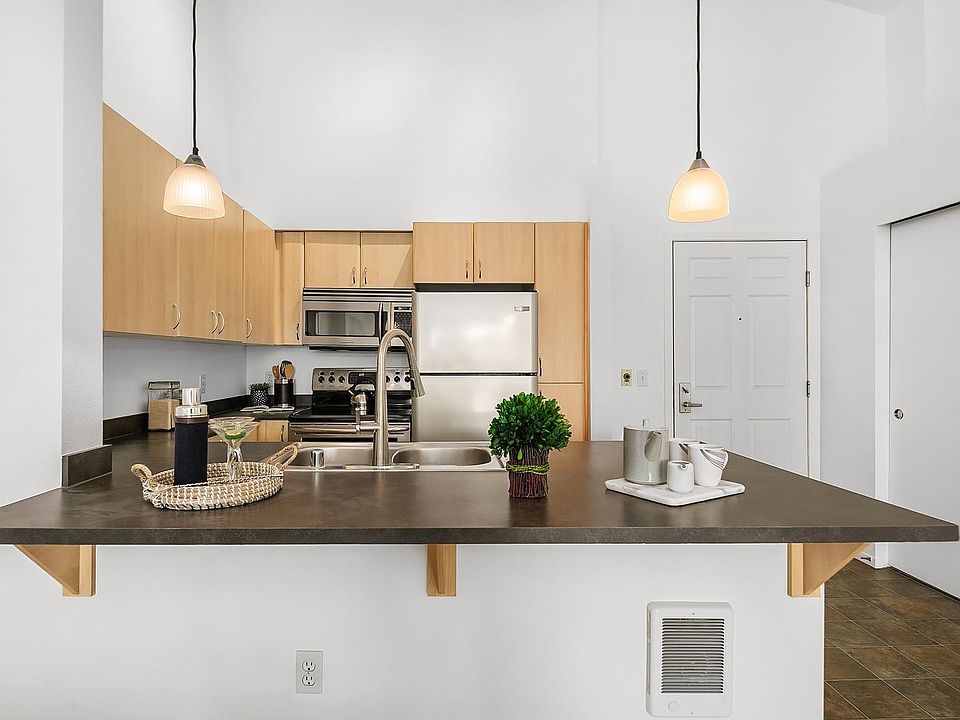 1st image of 812 5th Ave N #4XX