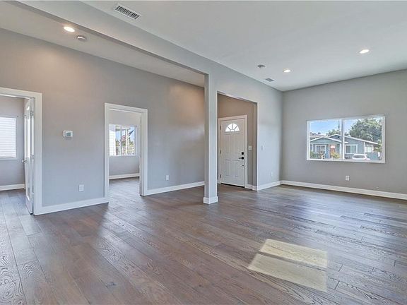 4th image of 409 Olive St #A