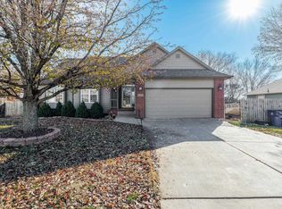 1209 Rainbow Dr, Towanda, KS 67144