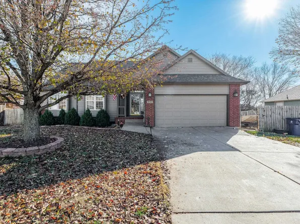 1209 Rainbow Dr, Towanda, KS 67144