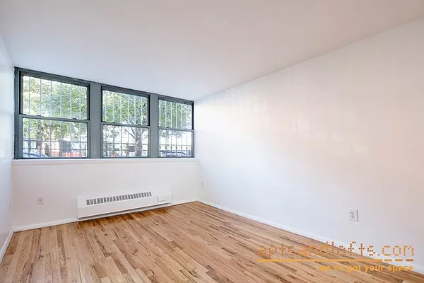 Rented by aptsandlofts.com | media 21