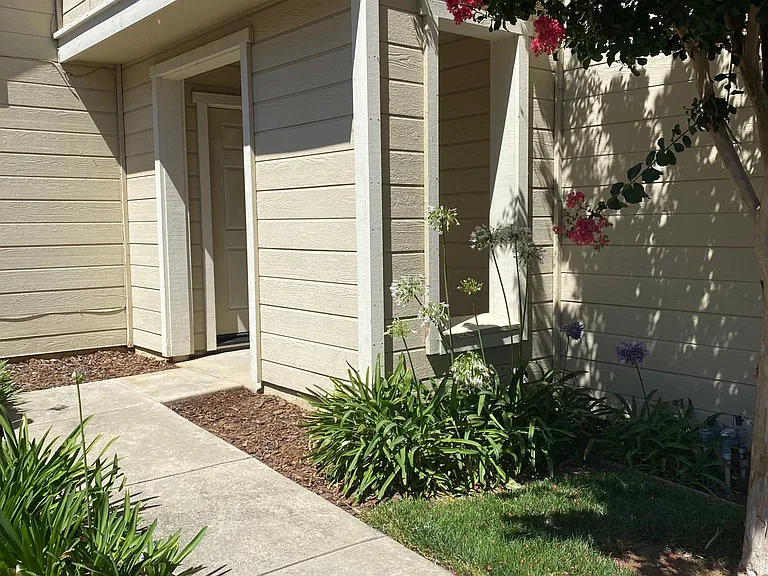 6302 Laguna Mirage Ln — Photo 2