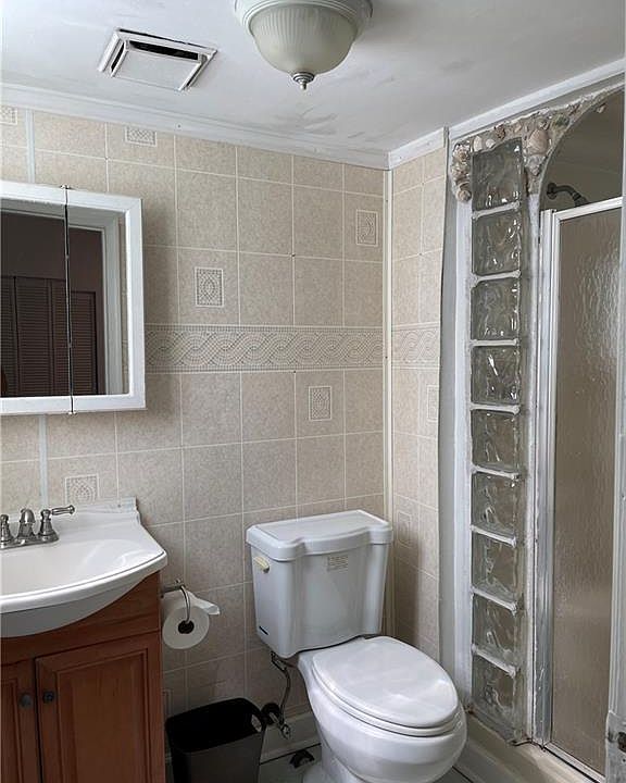 1st image of 1362 E Ocean View Ave #3B