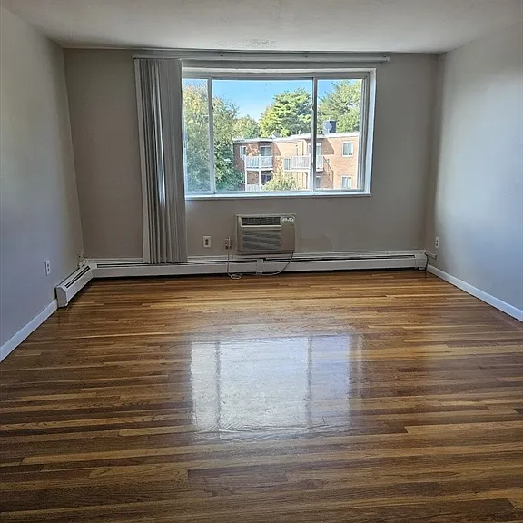 572 Cummins Hwy #12 — Photo 3