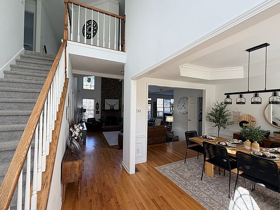 4th image of 10920 Donamere Dr