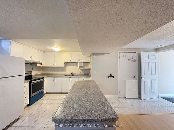 3rd image of 20 Lynda McNeil Pl #Sep