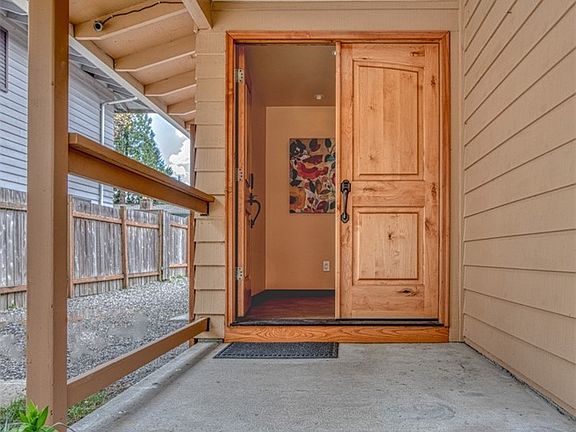 3rd image of 11531 NE 140th St