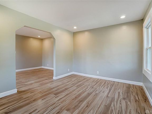 5th image of 448 Groveland Ave