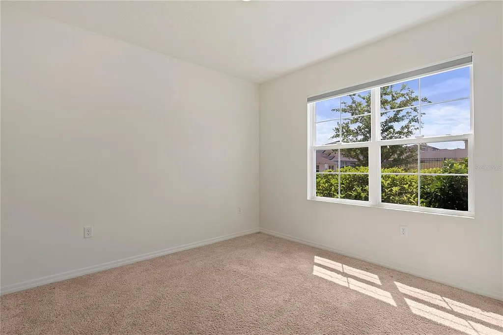 4 bed, 2.0 bath, 1867 sqft, $2,250 — Photo 4