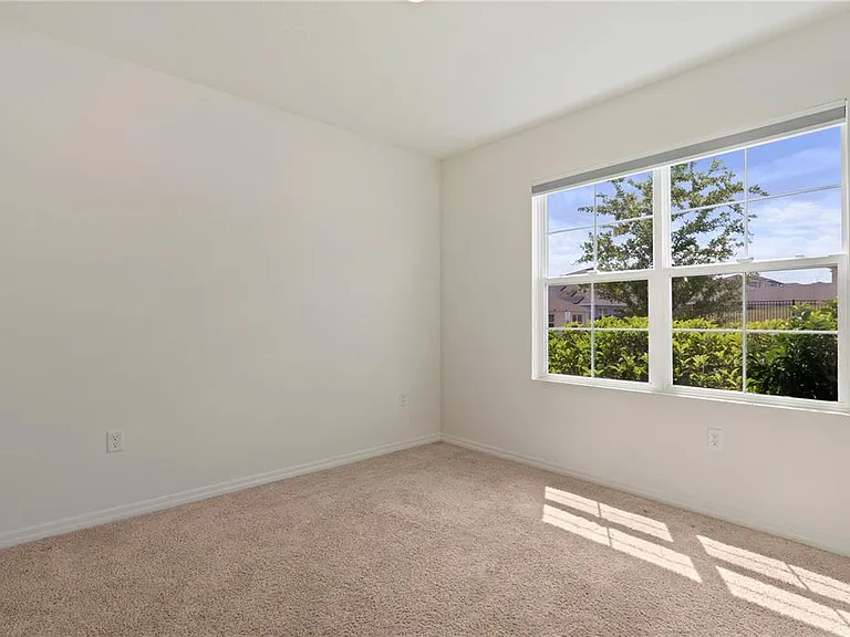 1316 Sugarwood St — Photo 4