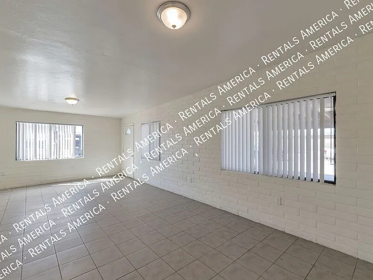 7051 S 6th Ave #1 — Photo 5