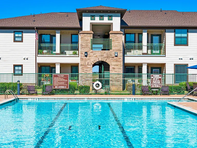 Legend Park Apartments — Photo 26