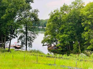 36 Roxbury Rd, Mackinaw, IL 61755