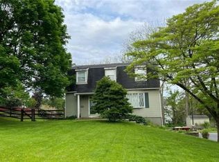 1814 Tree Line Dr, Easton, PA 18040