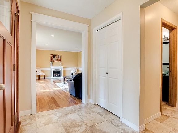 Plenty of room in this entry to greet guests!